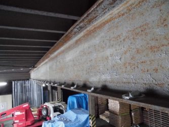 ≪工事レポート≫　工場の鳥対策：資材倉庫への鳥よけジェル